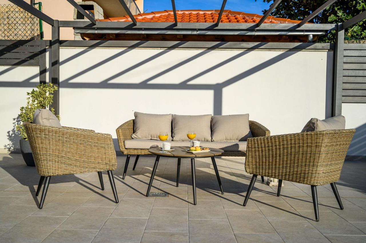 Villa Relax - Beautiful Apartment With Heated Saltwater Pool & Jacuzzi Kaštela Eksteriør billede